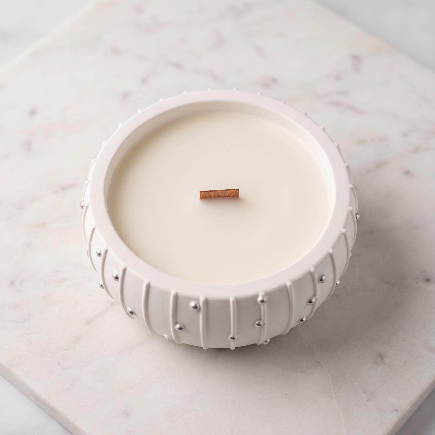 Candela Christmas Bauble Charming - Bianco / Oro / Magia d'Inverno